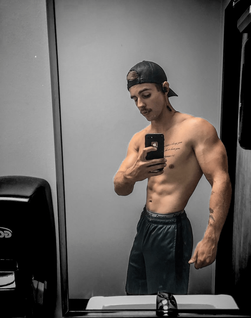 Muscle Stud Kellan Hartmann Gym Selfie